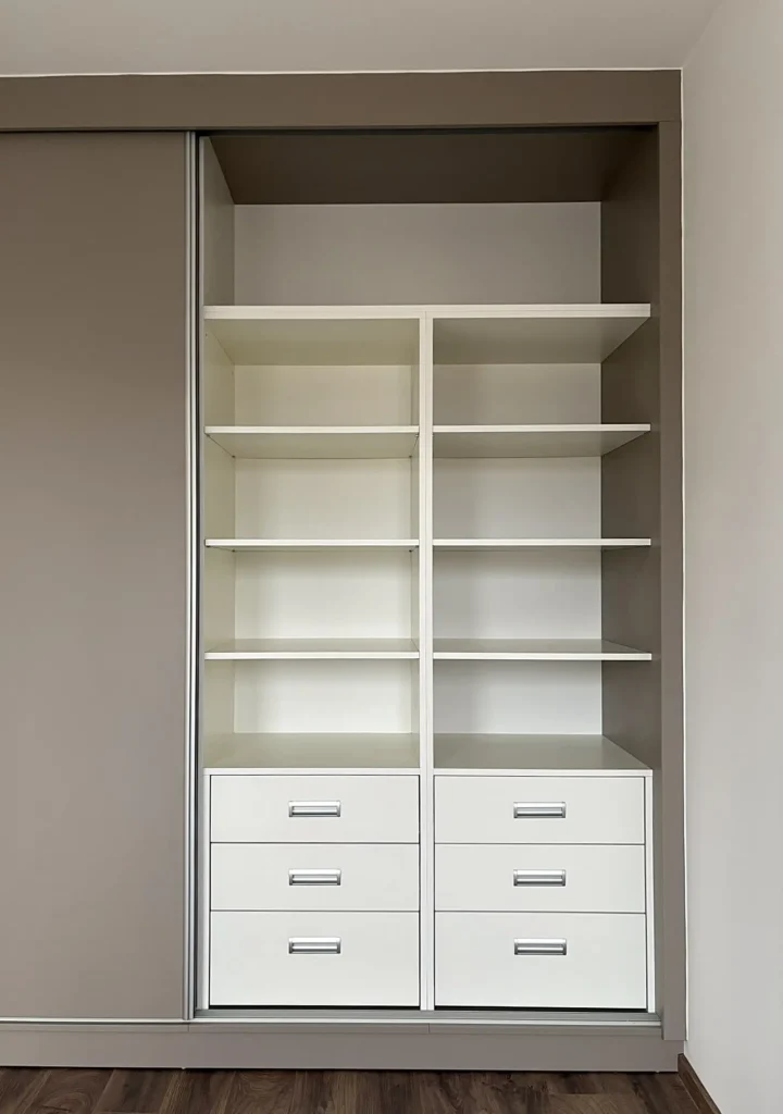 Egyedi gardróbszekrény